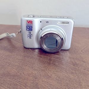 Nikon Cool Pix LS digital camera